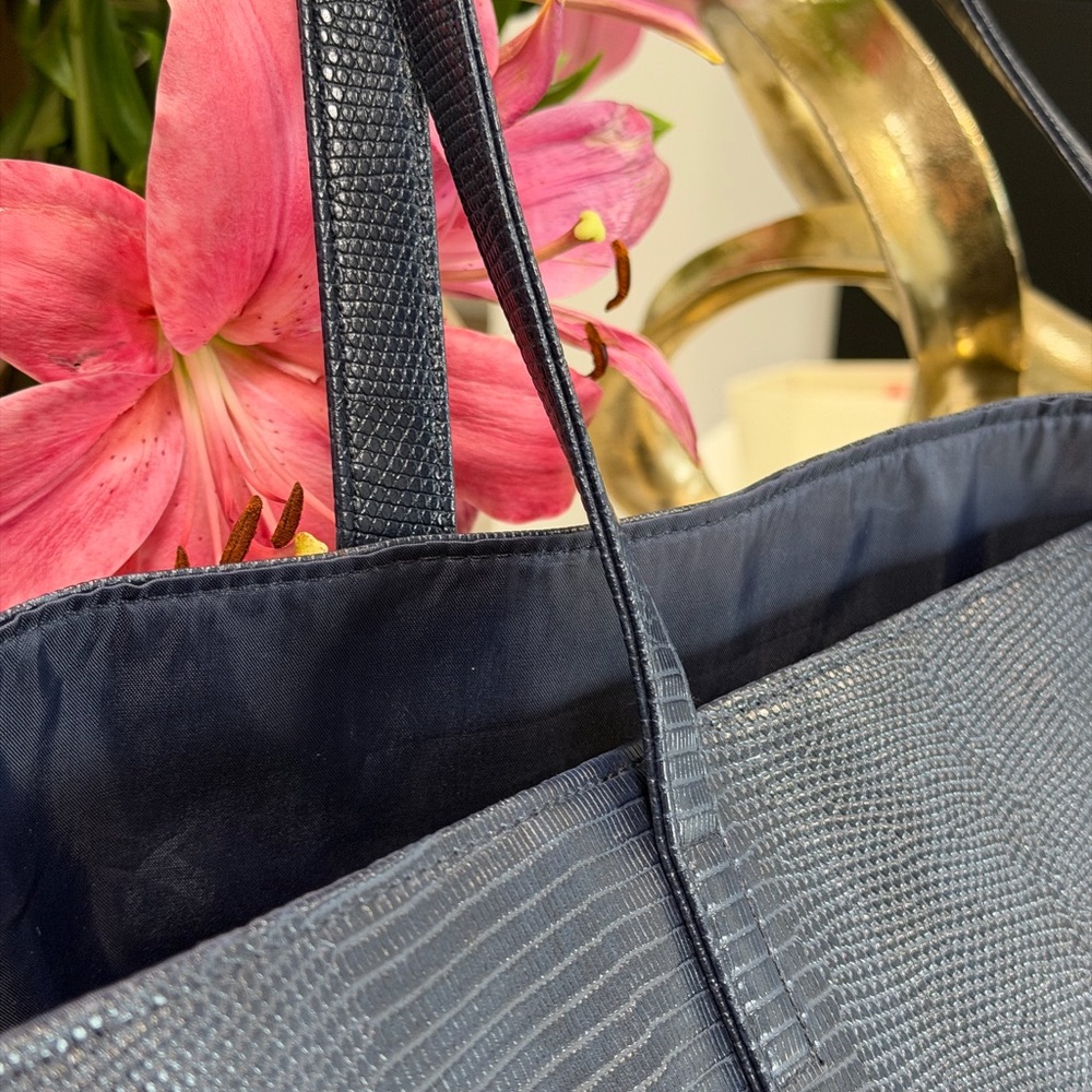 Elegant Navy Blue Tote Bag - Picture 4 of 5